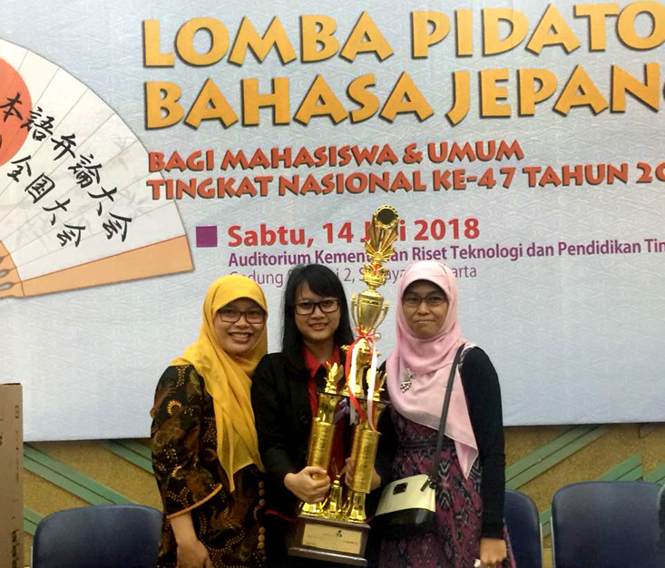 Seli Inayati Mahasiswa Unnes Juara Tingkat Nasional Pidato Bahasa Jepang