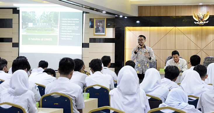 83 Siswa dan 8 Guru SMA Insan Rabbany Tangerang Kunjungi UNNES