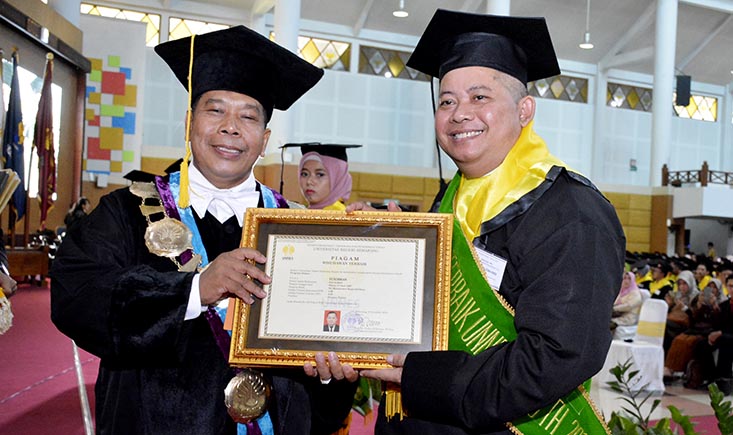 Wisuda Ke Unnes Luluskan Sarjana