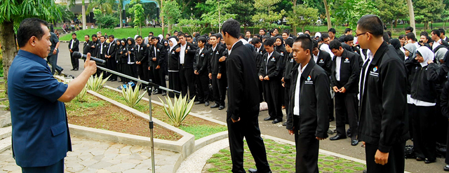 Unnes Lepas 294 Sarjana Mendidik ke Aceh dan NTT