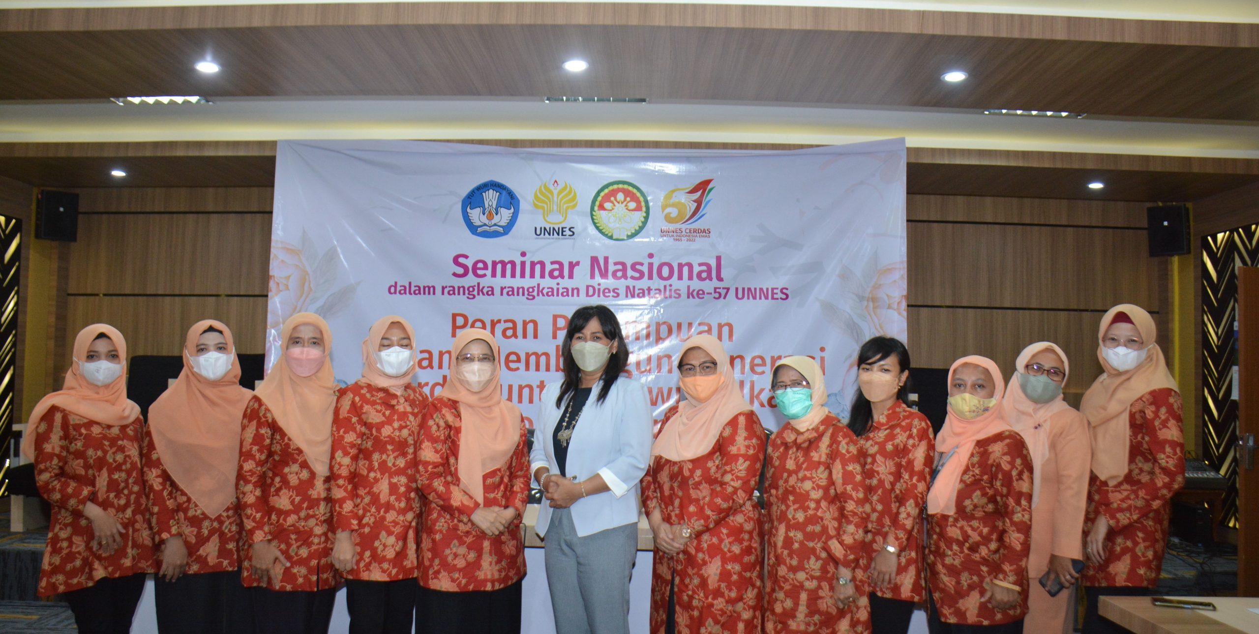 Dorong Peningkatan Peran Perempuan, DWP UNNES Selenggarakan Seminar