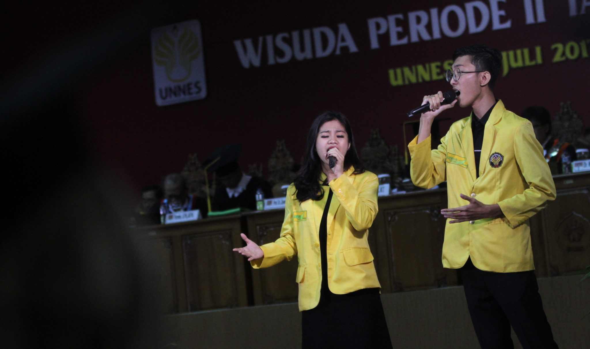 Tiga Lagu Medley Untuk Wisudawan UNNES