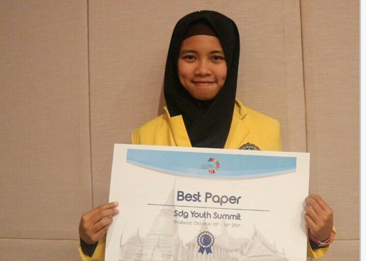 Mahasiswi Ilmu Komputer UNNES Raih Juara Best Paper dan Best Presentation di Thailand