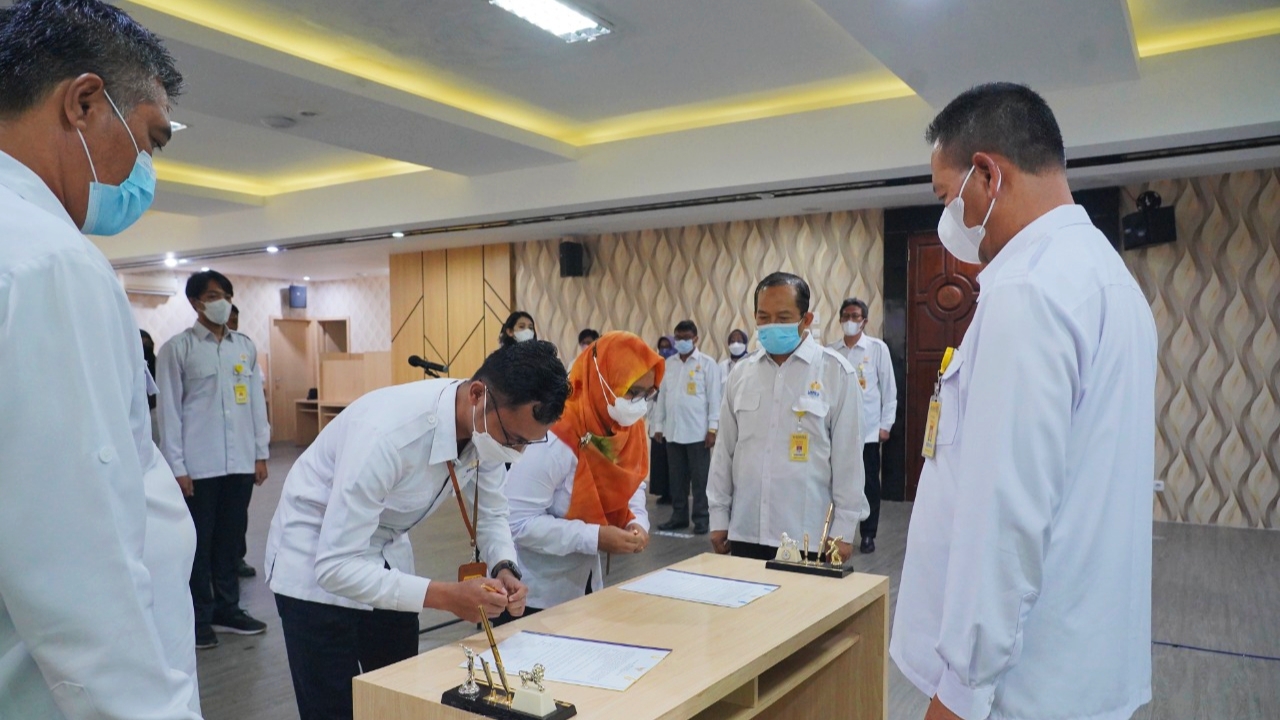 UNNES Gelar Upacara Pengambilan Sumpah PNS