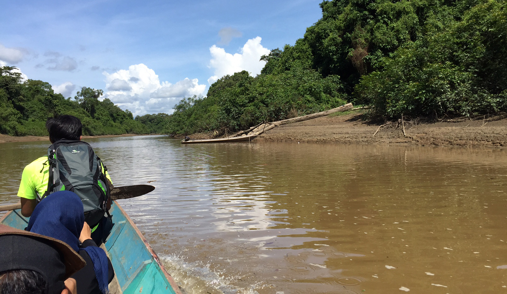 SM3T di Mahakam Ulu, Sampan Menjadi Penyambung Kehidupan