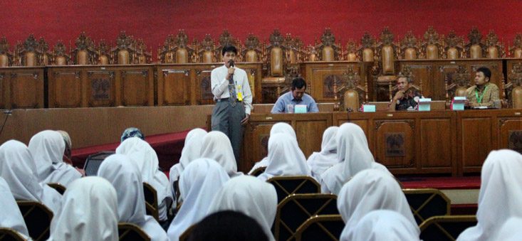 SMA Insan Rabbany Tangerang dan SMAN 2 Pemalang Kunjungi UNNES