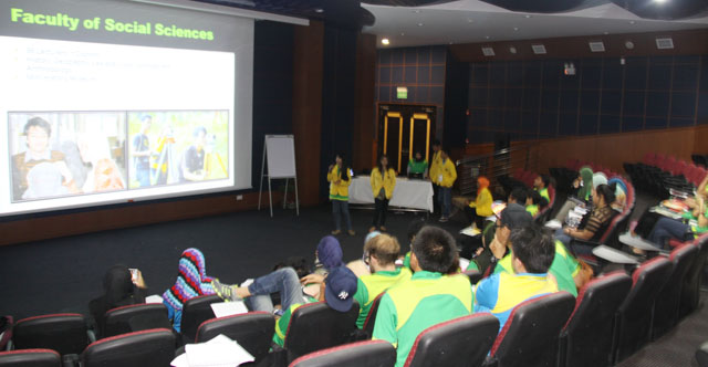 Di Brunei, Lima Mahasiswa Unnes Presentasi Konservasi