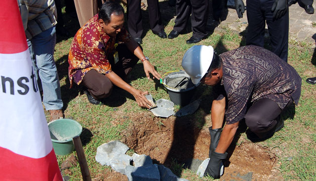 Dibangun, Kolam Renang “Tirta Sekar”