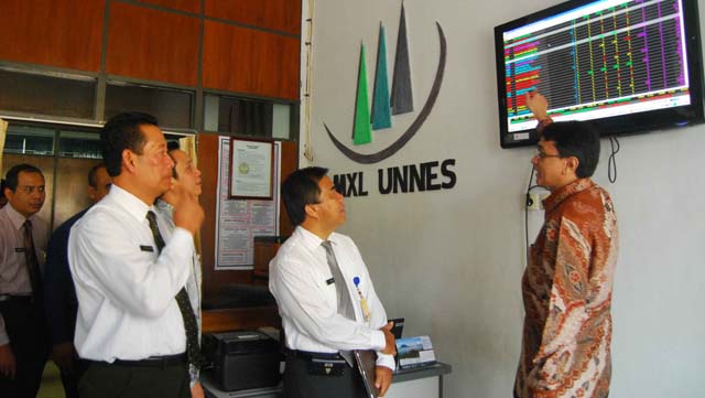 Pojok Bursa Mudahkan Mahasiswa Belajar Investasi