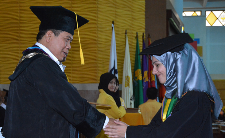 Wisuda Periode III, UNNES Kampus yang Mempunyai Daya Saing